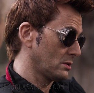 David Tennant wears Valentino VA2003 sunglasses in Good Omens. Crowley Tattoo, Crowley Snake, Good Omens Tattoo, Cactus Tattoo, Celebrity Sunglasses, Arte Nerd, Realistic Temporary Tattoos, Michael Sheen, Good Omens