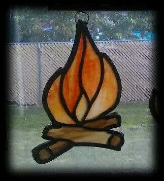 Stained Glass camp fire Fire Stained Glass Art, Stained Glass Fall Patterns, Fall Stained Glass Ideas, Tiffany Glass Art, L'art Du Vitrail, Stain Glass Ideas, Stain Glass Patterns, Glass Art Design, Stained Glass Patterns Free