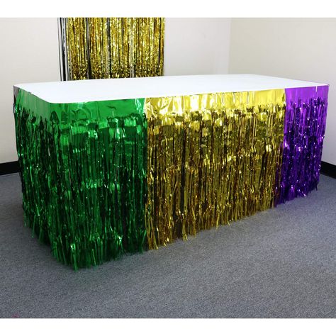 Fringe Table, Mardi Gras Party Decorations, Mardi Gras Theme, Mardi Gras Ball, Table Skirts, Purple Table, Office Party Decorations, Color Table, Mardi Gras Costumes