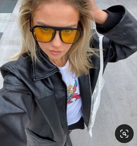 Style Black Leather Jacket, Yellow Aviator Sunglasses, Glasses Outfit, Funny Situations, Leather Jacket For Women, Jacket Outfit Women, Yellow Sunglasses, Sunglasses Outfit, Simple Shoes