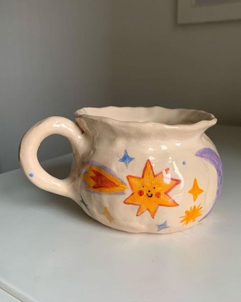 Ceramic Cup Inspiration, Pottery Tea Cups Handmade, Glaze Ideas Pottery, Cute Kitchen Decorations, Cup From Clay, Cup Glaze Ideas, Potary Painting Ideas, Cermanic Mug Ideas, Ceramic Pottery Vases