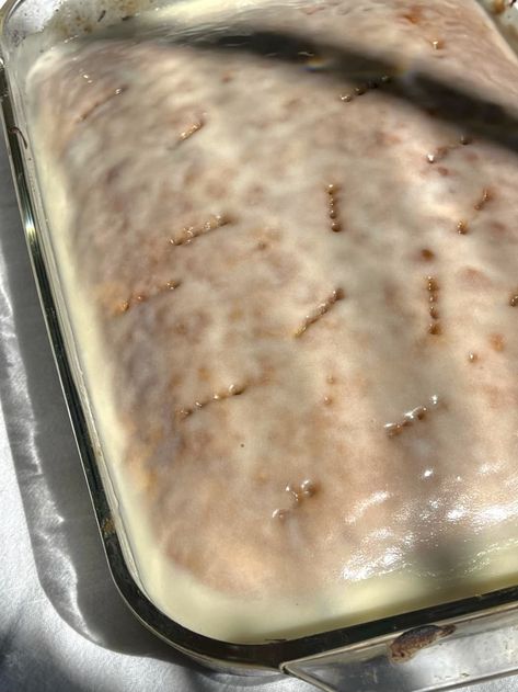 Post Image Big Mama Secret Cinnamon Roll Cake, Big Mama Cinnamon Roll Cake, Cinnamon Delights, Cinnamon Roll Cake Recipe, Roll Desserts, Cinnamon Roll Desserts, Cake Batter Recipes, Roll Cake Recipe, Roll Cheesecake