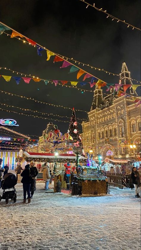 Moscow In Winter, Moscow Snow, Christmas In Russia, Russia Vibe, Moscow Winter, Russia Winter, Christmas Town, Winter Pictures, Holiday Inspiration