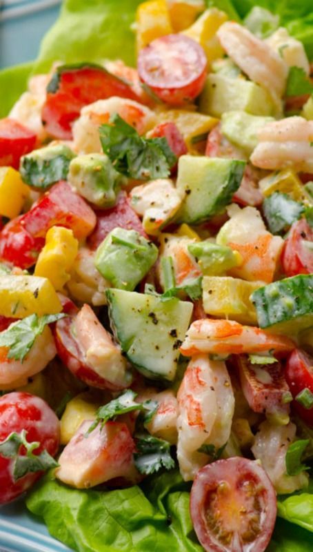 Greek Yogurt Shrimp, Avocado, and Tomato Salad- a light summer meal idea with fresh veggies! @ifoodreal Creamy Shrimp Salad, Avocado And Tomato, Tomato Salad Recipe, Greek Yogurt Dressing, Shrimp Avocado Salad, Creamy Shrimp, Shrimp Avocado, Cucumber Tomato Salad, Yogurt Dressing