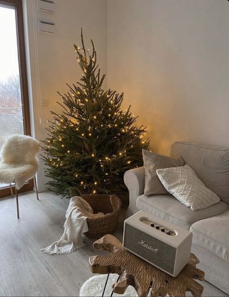 Christmas Feeling, Christmas Inspo, In The Corner, Christmas Mood, Christmas Aesthetic, Christmas Deco, Cozy Christmas, Winter Time, Holiday Gift Guide