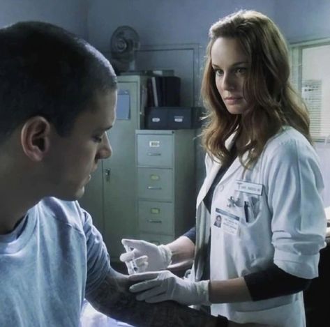 Prison Break 3, Sara Tancredi, Michael And Sara, Illusion Photos, Sarah Wayne Callies, Michael Scofield, Creative Math, Abel The Weeknd, Family Stock Photo