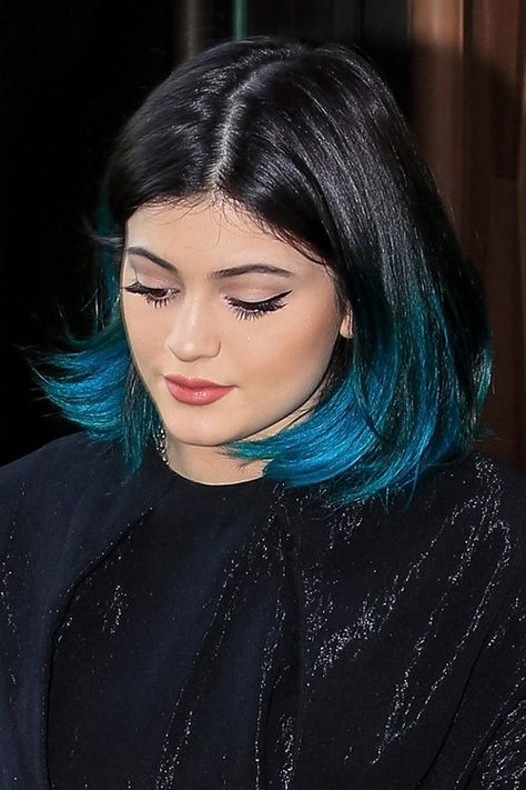 Bob Peekaboo, Kylie Jenner Black Hair, Kylie Jenner Blue, Kylie Jenner Blue Hair, Straight Black Bob, Kylie Jenner Clothes, Kylie Jenner Black, Jenner Hair, Kylie Jenner Hair