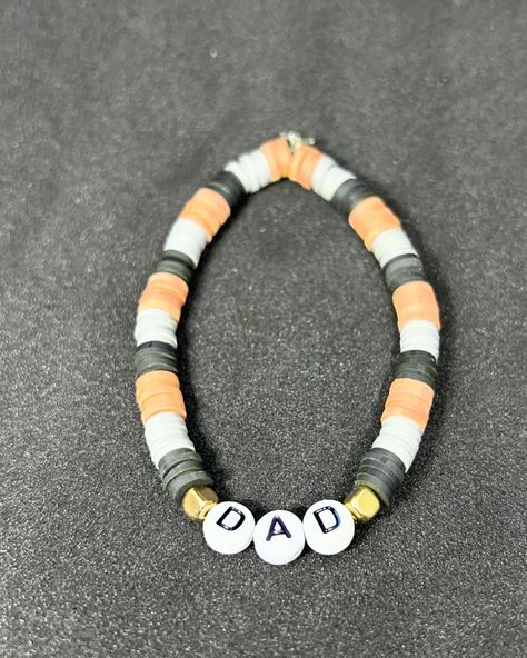 Dad Heishi Bracelet #handmadebracelet #heishibracelets #beadedbracelets #bracelets #dad #dadbracelets #dadbracelet #handmadejewelry Dad Bracelet, Heishi Bracelet, Clay Bracelet, Diy Necklace, Handmade Bracelets, Handmade Jewelry, Beaded Necklace, Bracelet, Beads