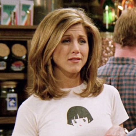 Season 2 Rachel Green Hair, 90s Layered Hair Rachel Green, Longer Rachel Haircut, Shoulder Length Rachel Hair, 90s Hairstyles Jennifer Aniston, 90s Haircuts Layers Short, Short Jennifer Aniston Hair, Jennifer Aniston Layered Hair 90s, 90s Layered Haircut Short Hair