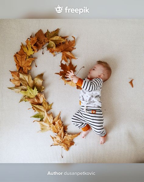 Thanksgiving Baby Pictures, Fall Baby Photos, Baby Holiday Photos, Easter Baby Photos, Fall Baby Pictures, Mother Baby Photography, Baby Milestones Pictures, Baby Christmas Photos, Monthly Baby Pictures