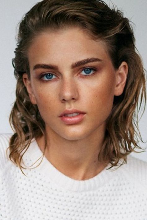 15 Of The Boldest Eyebrow Transformations Of 2014 Bold Eyebrows, Bold Brows, Glow Skin, 영감을 주는 캐릭터, Beauty And Fashion, All Things Beauty, Brunettes, Looks Style, Beauty Inspiration