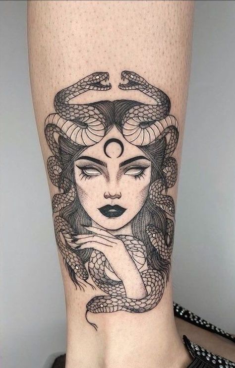 Tattoo Elements, Medusa Tattoo Design, Female Tattoos, Goddess Tattoo, Men Tattoos, Tattoos For Black Skin, Medusa Tattoo, Geniale Tattoos, Latest Tattoos