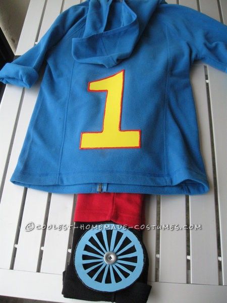 Easy+Thomas+the+Tank+Engine+Toddler+Costume Thomas Costume, Thomas The Train Costume, Train Costume, Jack Halloween, Black Fabric Paint, World Book Day Costumes, Book Day Costumes, Hallowen Ideas, Book Week Costume