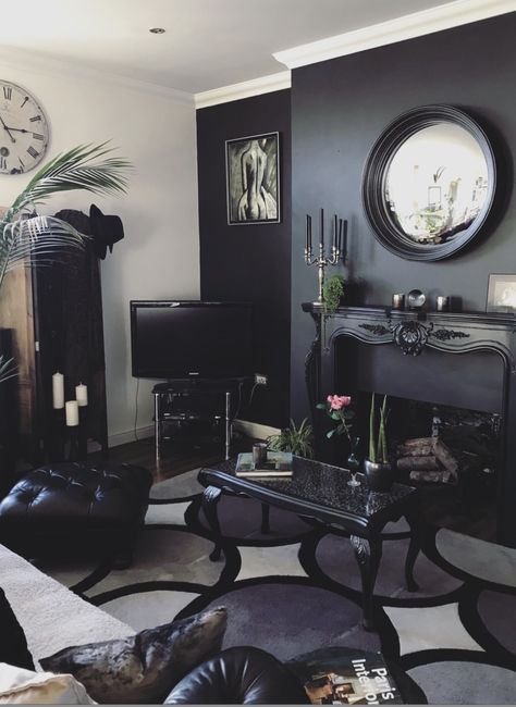 Elegant Goth Home Decor, Goth Living Room Ideas Modern, Goth Home Aesthetic Modern, Small Gothic Living Room, Romantic Goth Living Room, Modern Gothic Home Decor Living Room, Modern Goth Living Room, Gothic Gaming Room, Glam Goth Decor