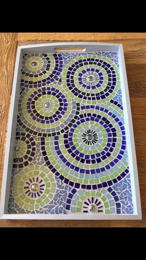 Mosaic Art Tray, Mosaic Trays Ideas Patterns, Mosaic Trays Ideas, Diy Mosaic Projects, Mosaic Trays, Mosaic Tiles Crafts, Mosaic Art Diy, Mosaic Tray, Mosaic Tile Patterns