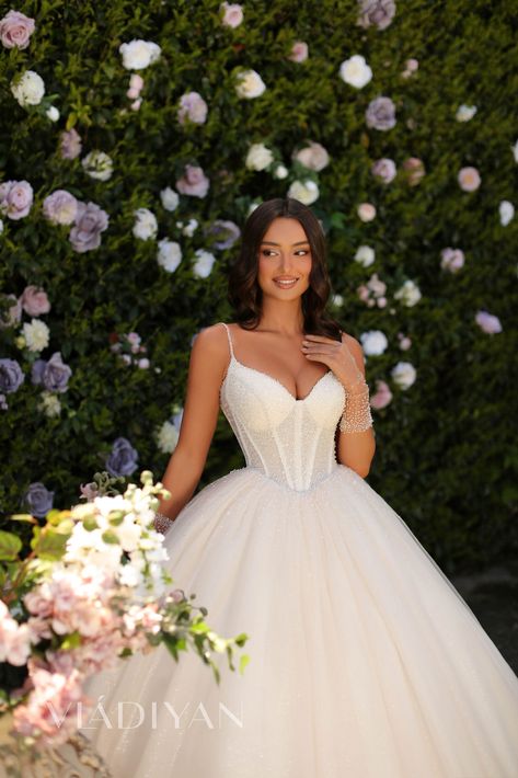 Vladiyan Royal Wedding Dress, Cinderella Type Wedding Dresses, Wedding Dresses Puffy Cinderella, Vladiyan Wedding Dress, Brid Dresses, Cinderella Wedding Dresses, Cinderella Wedding Dress, Puffy Wedding Dresses, Wedding Dresses 2024