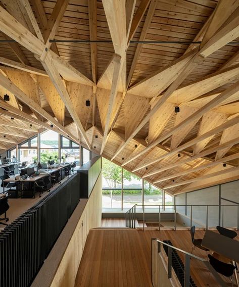 uenoa tops japanese office building with three-dimensional timber roof Japanese Office, Office Floor Plan, Open Ceiling, Timber Architecture, Roof Shapes, Timber Roof, Japan Architecture, Timber Buildings, Wooden Buildings