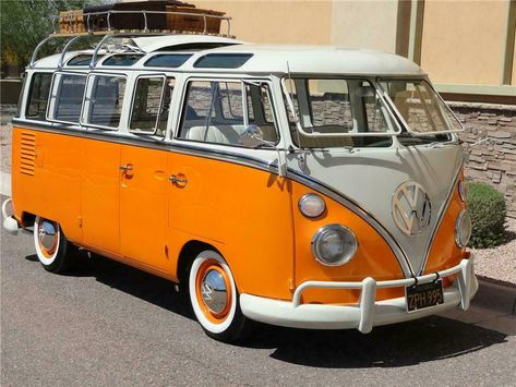 Combi Hippie, Vintage Volkswagen Bus, Vw Kombi Van, Kombi Motorhome, Carros Retro, Vw Bus T1, Volkswagen Vans, Vw Mk1, Volkswagen Van