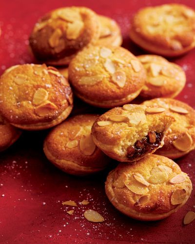 The Mince Pie Extraordinaire - ALDI UK Mince Pie Recipe, Canapes Recipes, The Metric System, British Desserts, Bakewell Tart, Mince Pie, Bars And Cookies, Metric Measurements, Almond Paste