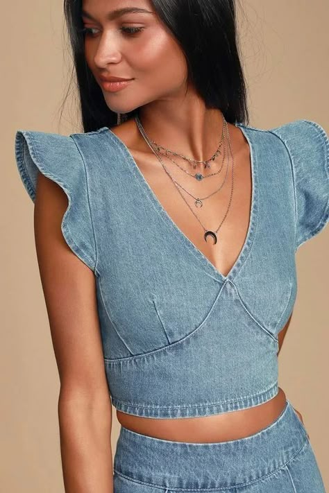 1714726c817af50457d810aae9d27a2edesc34566023ri Vestiti In Jeans, Ruffled Crop Top, Diy Vetement, Denim Crop Top, Denim Ideas, Moda Jeans, Cropped Tops, Cute Crop Tops, Hottest Fashion Trends