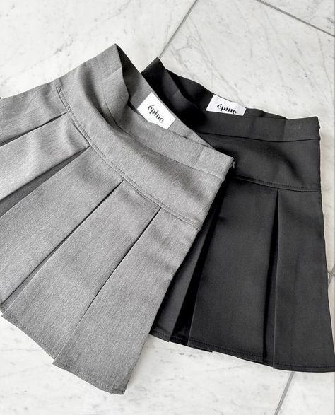 Gray Aesthetic, Gray Skirt, White Aesthetic, Back To Black, My Vibe, Cuba, Aesthetic Clothes, Fashion Item, Everyday Fashion