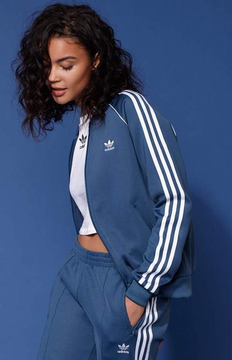 adidas Adicolor Blue SST Track Jacket Blue Adidas Outfit, Adidas Tracksuit Women, Adidas Jacket Outfit, Track Outfits, Mode Adidas, Looks Adidas, Adidas Outfit Women, Orange Jeans, Fashionable Men