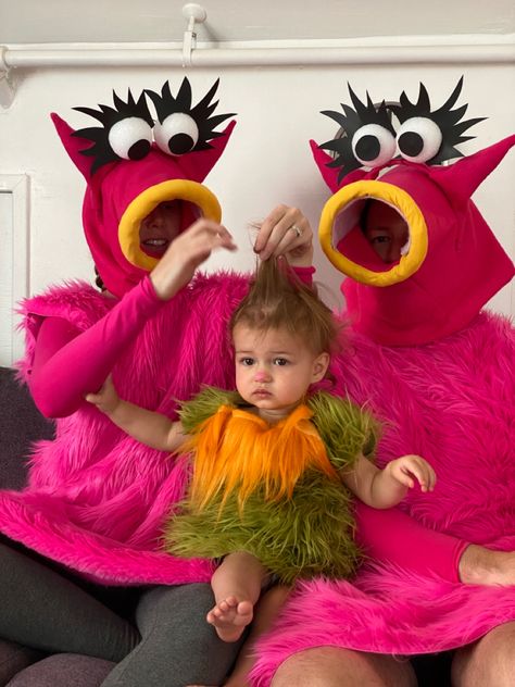 Mahna Mahna muppet family costume Mahna Mahna Costume, Muppet Costumes Diy, Muppets Halloween Costumes, Muppets Costume, Yip Yip Costume, Book Week Characters, Disney Family Costumes, Mahna Mahna, Costume Box