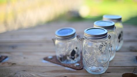 Mummy Decorations, Old Mason Jars, Diy Citronella, Citronella Torches, Mason Jar Vases, Small Mason Jars, Self Watering Planter, Jar Diy, Jar Vase