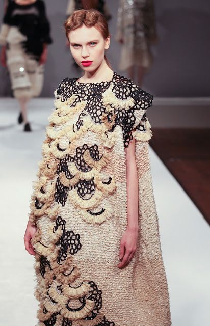 Artistic Fashion - oversized dress with textured embellishments; sculptural fashion // Shengwei Wang Kampot, Design Moda, Knitwear Fashion, Textiles Fashion, Embroidery Fashion, Knitwear Design, Knit Fashion, Knitting Inspiration, Fashion Fabric