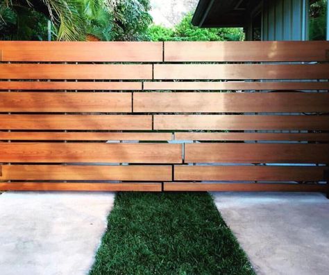 Fences Ideas, Tor Design, Yard Privacy, Wood Fence Design, Wooden Gate, Modern Fence Design, Modern Gate, Modern Front Yard, Aluminium Gates