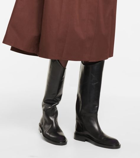 Jil Sander Shoes, Jil Sanders, Black Riding Boots, Latest Fashion Design, Ankle Boots Flat, Leather Riding Boots, Casual Street Style, Wedge Boots, Jil Sander