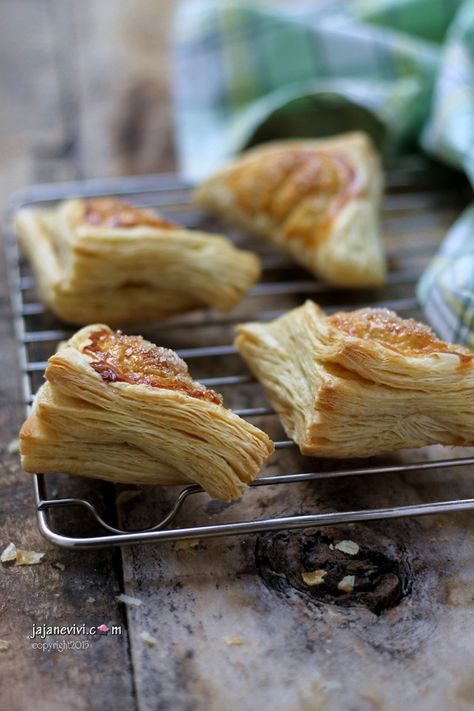 Pineapple Jam Puff Resep Pastry, Pineapple Jam, Puff Pastry Recipes, Pastry Recipes, Puff Pastry, Pineapple, Pastry, Jam, Food And Drink