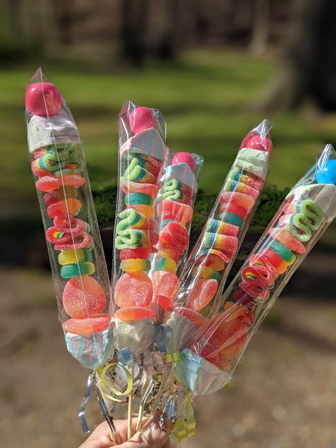 10 XL Candy Kabob Swirls, Fun, Sweet and Sour, Birthday Party Favors, Baby Shower Favors, Celebration Fun, Events and More. Nc Made - Etsy Easter Bbq, Gummy Candy Kabobs, Candy Arrangements, Candy Kabobs, Lexington Nc, Bonbon Halloween, Sleepover Food, Candy Sticks, Birthday Candy