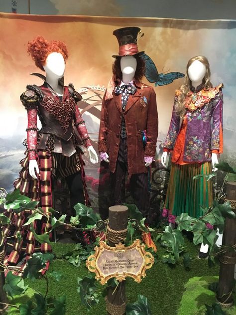 Disney's Alice Through the Looking Glass Costumes Alice Through The Looking Glass Time, Alice Through The Looking Glass Costume, Redhead Baby, Colleen Atwood, Film Costumes, Mad Hatter Costume, Alice Costume, Alice In Wonderland Costume, Mouse Costume