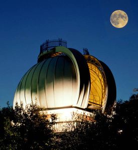 On this day 4th May, 1675, King Charles II ordered the construction of the Royal Greenwich Observatory.in London. It played a major role in the history of astronomy and navigation and is best known as the location of 0 degrees longitude, which has determined mapping co-ordinates since that time Greenwich Observatory, Astronomical Observatory, Greenwich London, Greenwich Park, London Attractions, London Landmarks, London Places, Things To Do In London, Telescopes