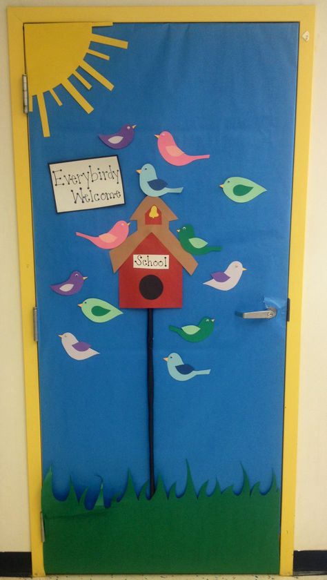 First day of school decorated door Orientation Day Decoration In Preschool, Bird Classroom Door Ideas, Bird Door Decorations Classroom, Bird Bulletin Board Ideas Preschool, Orientation Preschool, Preschool Welcome Board, Toddler Classroom Decorations, Holiday Classroom Doors, Preschool Door Decorations