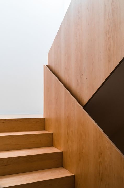 Daniel Sousa, Timber Stair, Wood Handrail, Staircase Handrail, House Staircase, Timber Architecture, Wood Railing, Wood Staircase, Stairs Architecture