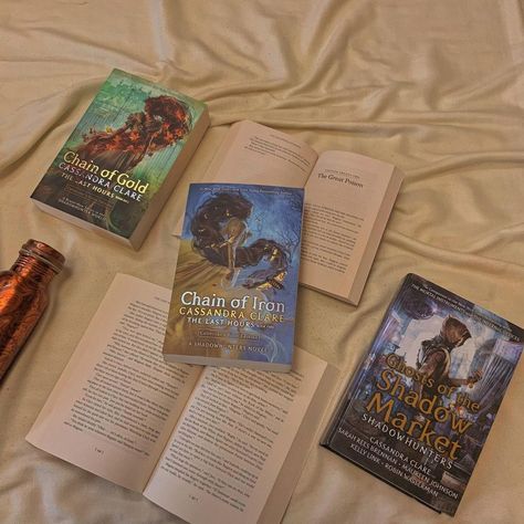 Chain Of Gold Book, Chain Of Iron, James Herondale, Chain Of Gold, Creeping Vines, Marie Lu, Cassandra Clare Books, Shadowhunter Chronicles, Gold Book