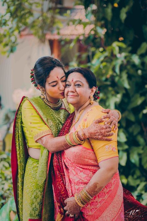 There are no two people that will love you more than your parents. And as emotional as your wedding day is for you, it is moreover for them. Their little tiny princess and prince are all grown up and ... Nimrat Khera, Mother Daughter Poses Indian, Craving Love, Indian Parents Photography, Mother Daughter Wedding Photos Indian, Bride With Family Photo Ideas Indian, Mummy Party, Indian Wedding Family Portrait, Mother Daughter Photography Poses