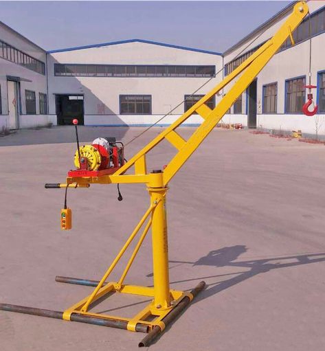 Construction Lift, Crane Lift, Machining Metal Projects, Garage Furniture, Tractor Idea, Gantry Crane, Construction Diy, Roof Construction, Backyard Diy Projects