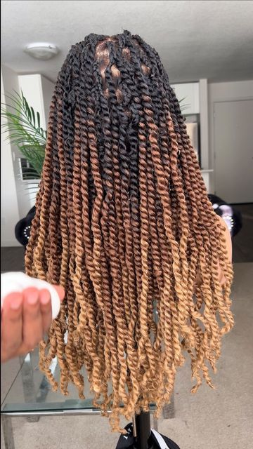 BRAIDWIGS COMPANY on Instagram: "Why blend in when you can stand out in our Passion-twists full lace wig. Color: Honeygold ✅Lightweight ✅durable ✅affordable click on the Link in bio to purchase Sezzle Buy now, pay later available www.wigsbygaga.com #wigsbygaga#passiontwists#passiontwistwig#springtwists#wigs#protectivestyle#passiontwistfulllacewig" Passion Twists Different Colors, Blonde Ombre Passion Twists, Passion Twists Ombre, Blond Passion Twists, Passion Twists With Color, Honey Blonde Passion Twist, Passion Twists Hairstyle With Color, Ombre Passion Twists, Passion Twists Color