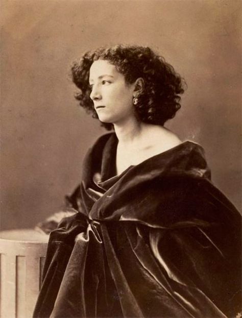 Sarah Bernhardt – The Most Famous Actress The World Has Ever Known ~ vintage everyday Sara Bernhardt, Sarah Bernhardt, Alexandra Feodorovna, Portrait Vintage, French Poster, Giclee Painting, History Of Photography, French Photographers, Vintage Portraits