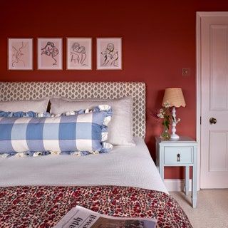 A colourful and sophisticated terraced house in Chelsea by Studio Duggan | House & Garden Red Cottage Bedroom, Blue And Red Bedroom, Mini Bedside Table, Tiny Bed, Small Guest Rooms, Bedroom Colours, Striped Tile, Red Bedroom, Built In Bed