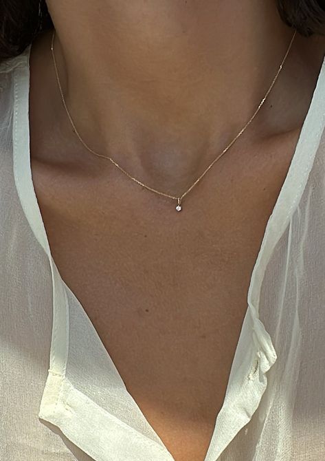 white diamond textured link necklace– CCNY Minimalist White Jewelry, Gold Teardrop Necklace, Classy Everyday Jewelry, Gold Necklace With Diamond, Simple Elegant Necklace, White Gold Diamond Necklace, Jewelry Necklace Simple, Jewelry White Gold, Custom Chain