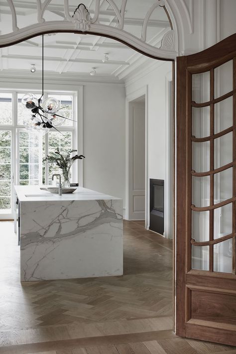 Neo Classic Kitchen, French Doors With Transom, Marble Kitchen Island, French Apartment, Bespoke Kitchen, Classic Kitchens, Stunning Kitchens, Kitchen Inspiration Design, Bespoke Kitchens