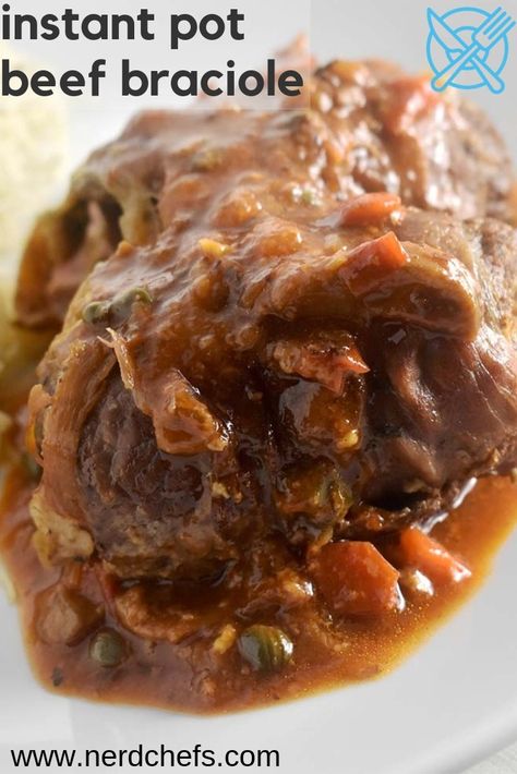 Beef Braciole, Braciole Recipe, Stuffing Ingredients, Beef Roll, Italian Dinner Recipes, Italian Family, Potted Beef, Italian Dinner, Steak Recipes