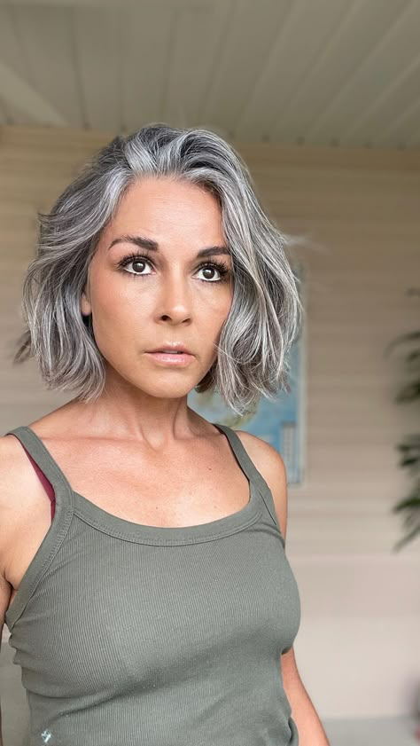 Grey Hair Colour, Grey Bob Hairstyles, The Big Chop, Silver White Hair, Grey Hair Transformation, Gray Hair Cuts, Gorgeous Gray Hair, Grey Hair Inspiration, Beautiful Gray Hair