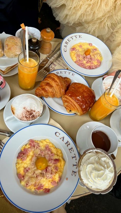 Carette Paris, Parisian Breakfast, Breakfast Croissant, Paris Breakfast, Breakfast Cafe, Luxury Food, Delicious Snacks Recipes, European Food, Caribbean Recipes