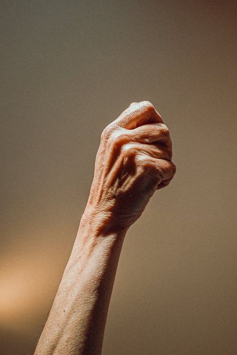 Wrinkles Hands, Giving Hands, Collagen Benefits, Hand Photography, Skin Photo, Hand Drawing Reference, Hand Photo, Hand Reference, Hand Pictures