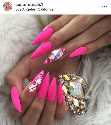 Nails White And Pink Design, Nails White And Pink, Pink Stiletto Nails, Nails Stiletto, Pink Gel, Stiletto Nails Designs, Nails White, Super Nails, Nail Swag